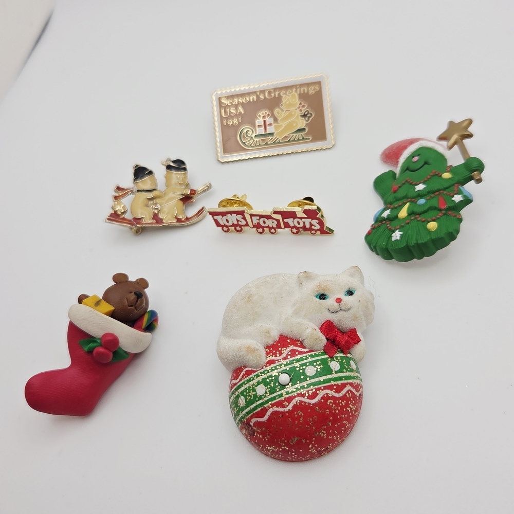 Avon Festive Brooch Set - Red, Green, Gold Vintage